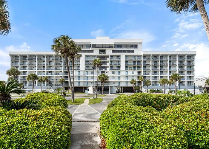 Surf & Racquet Club #214a